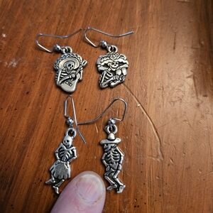 2 Pr Handmade Silver Skeleton Earrings